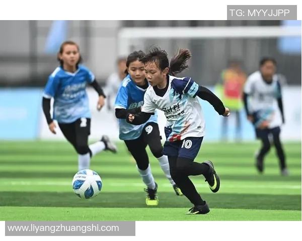 朴彩英的足球球星背景揭秘及她对足球的热爱与影响