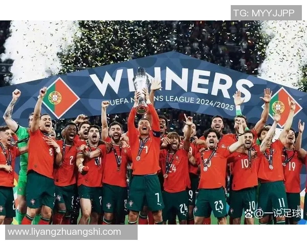 现役励志足球球星的奋斗历程与逆境中的坚持精神解析