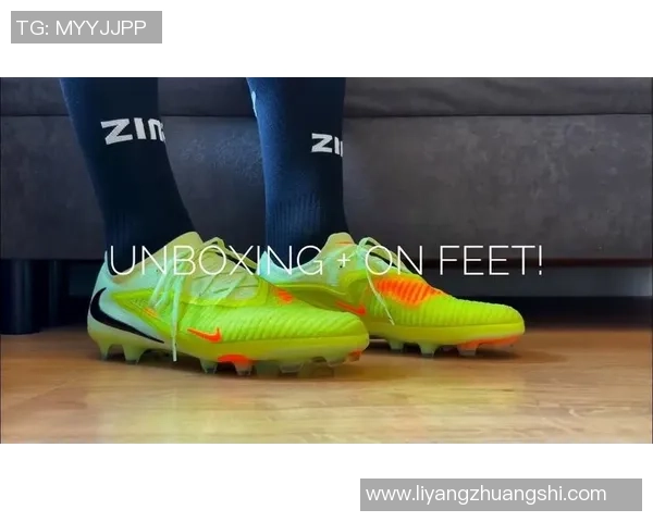 球星穿假足球鞋现象解析与影响对足球品牌形象的挑战