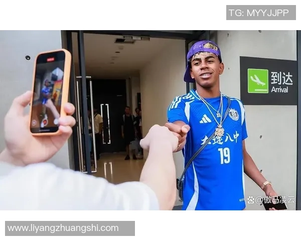 足球球星偏爱的美食揭秘 他们的饮食习惯与营养秘密大曝光